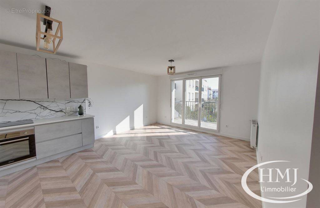 Appartement à CORBEIL-ESSONNES