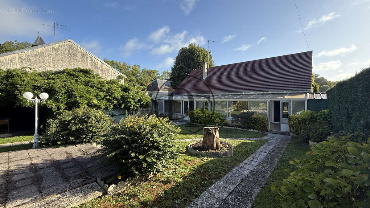 Maison à MONTIGNY-SUR-LOING