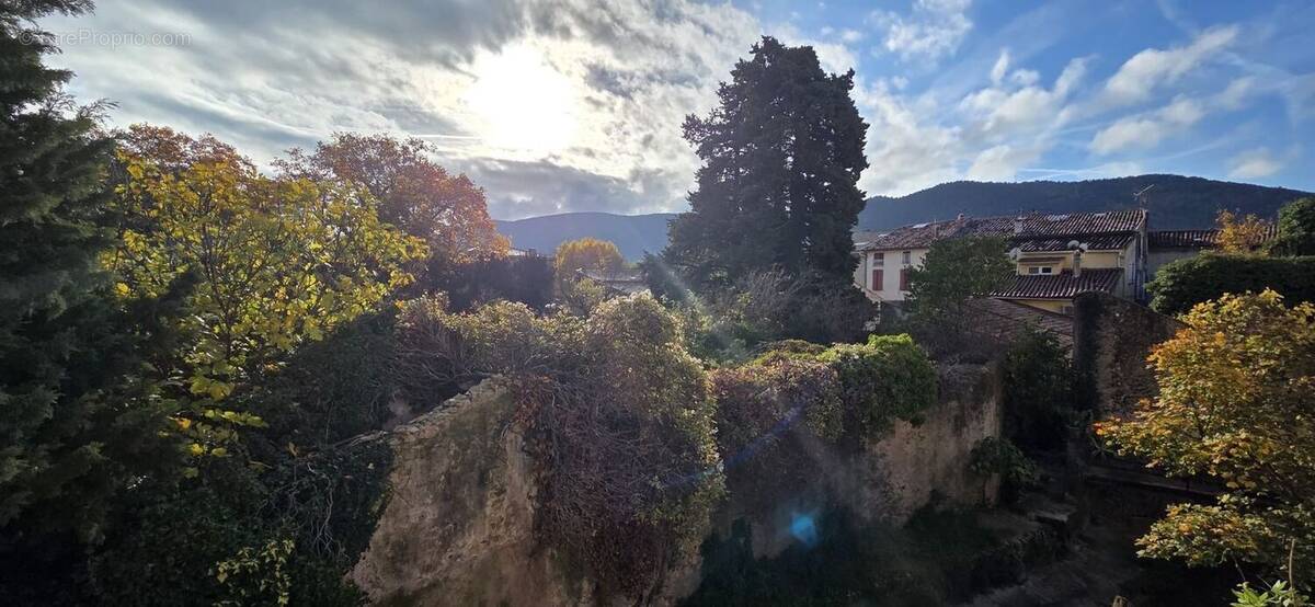 Appartement à SIGNES