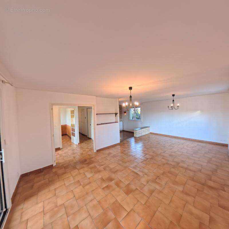 Maison à CHARVIEU-CHAVAGNEUX