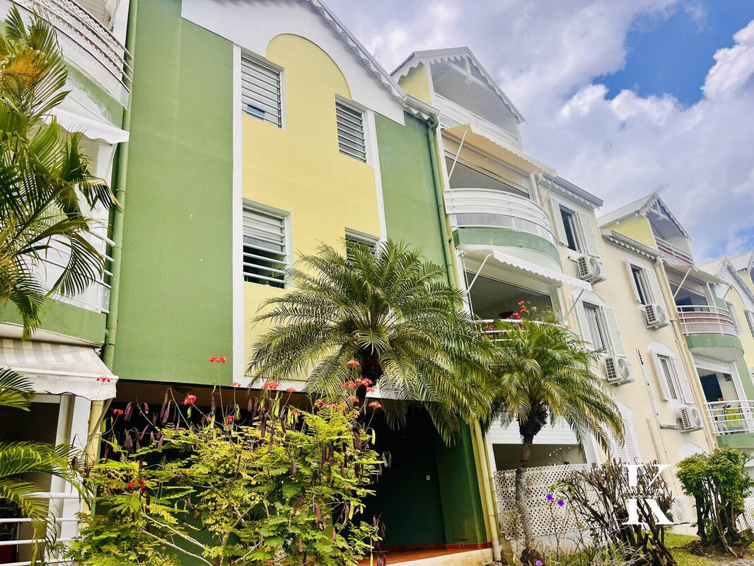Appartement à BAIE-MAHAULT