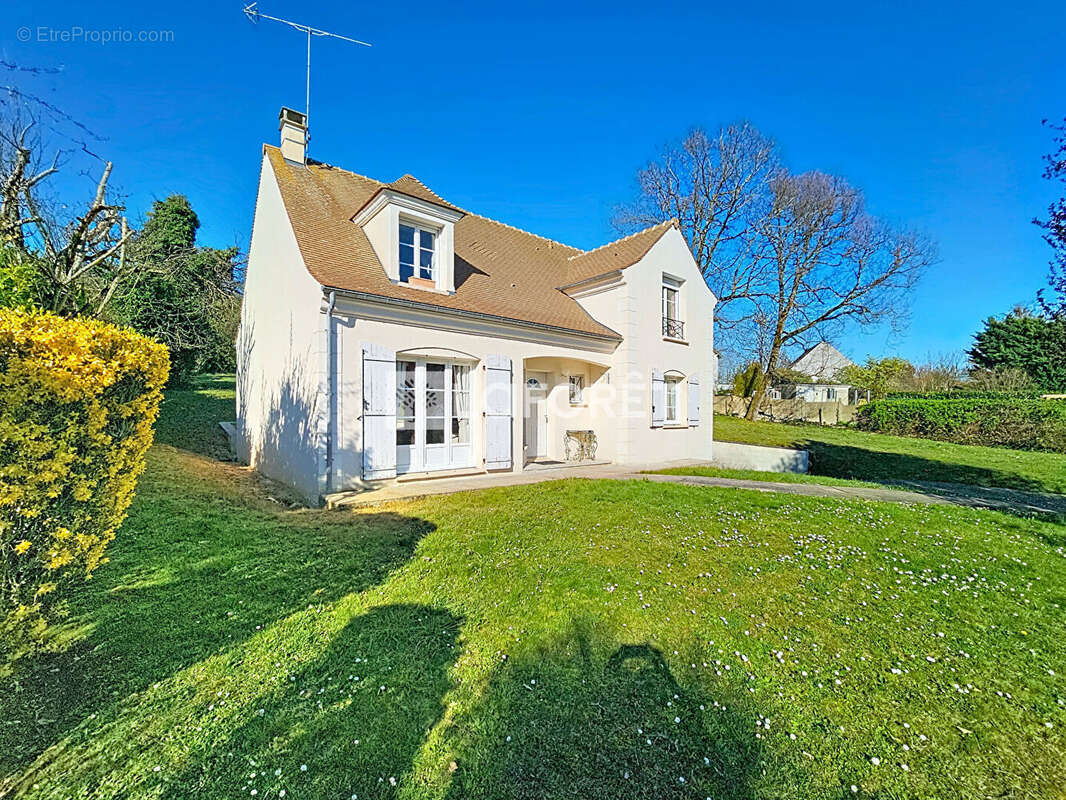 Maison à LINAS