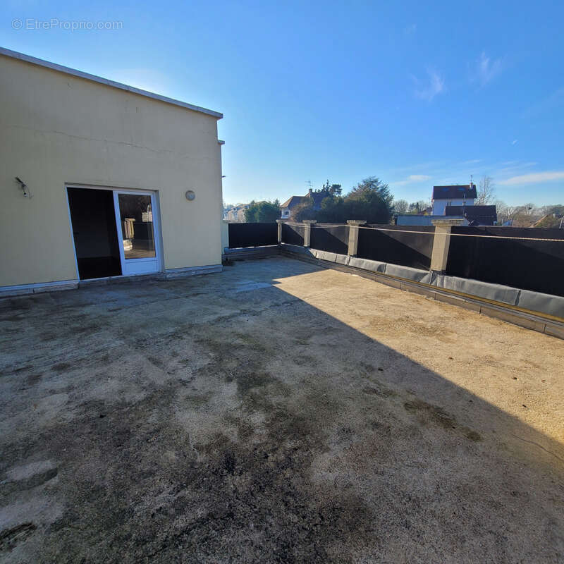 Appartement à LA CELLE-SAINT-CLOUD