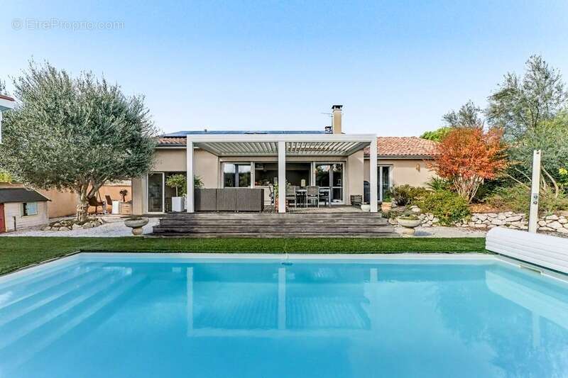 Maison à BRUGUIERES