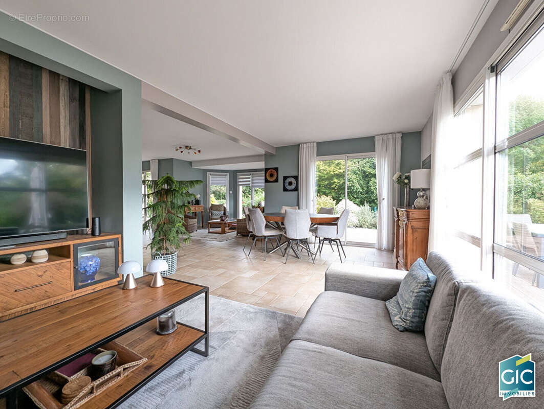 Maison à CORMELLES-LE-ROYAL