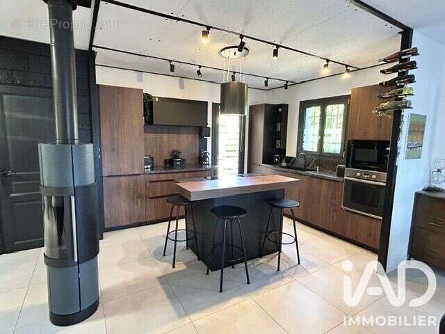 Maison 139 m² à Fontvieille  - photo 6
