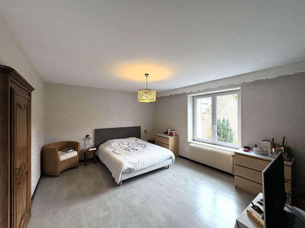 Maison à CHARLEVILLE-MEZIERES