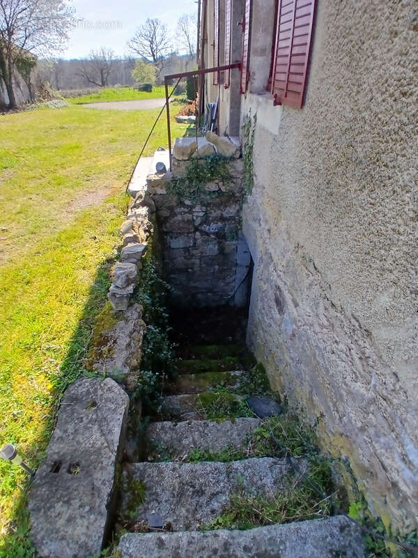Maison à CHASTELLUX-SUR-CURE