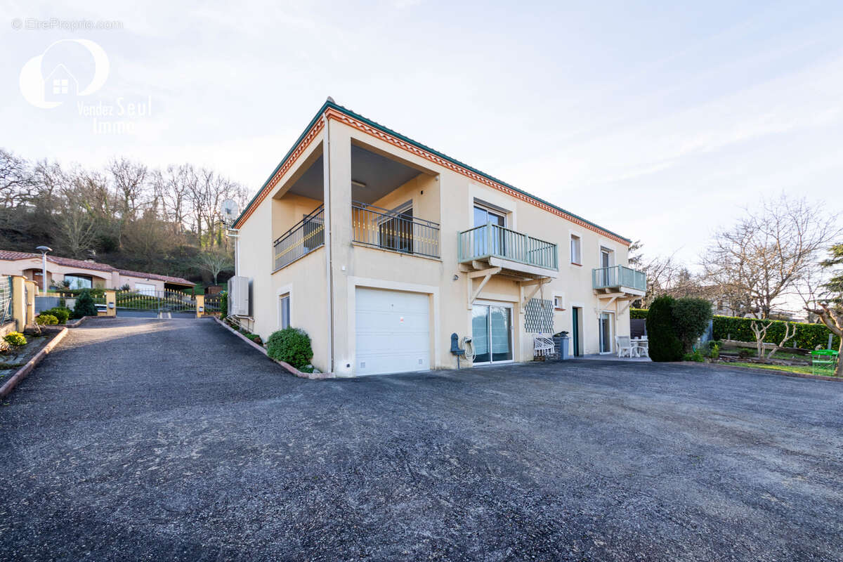 Maison à PUJOLS