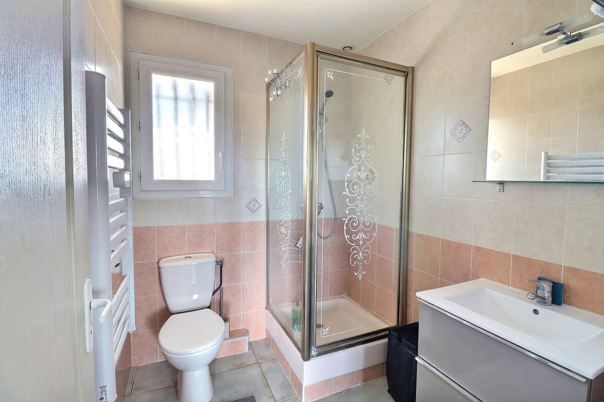 Maison à SAINT-LAURENT-D'AIGOUZE