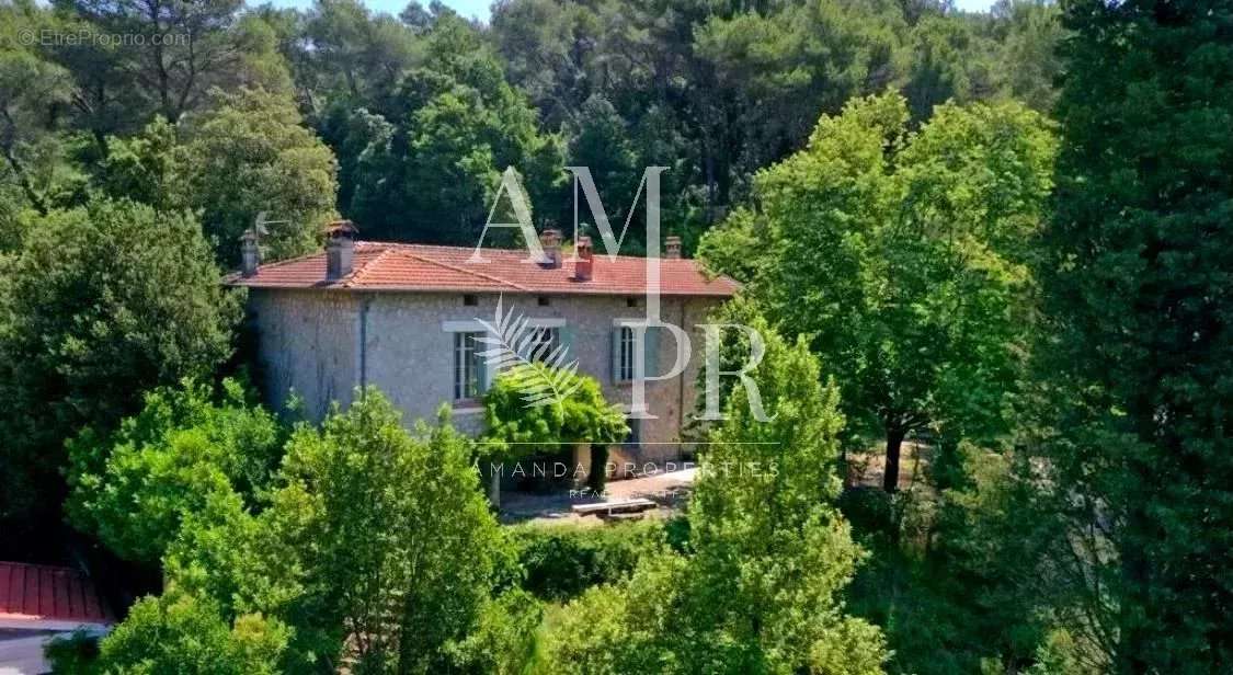 Maison à MOUGINS