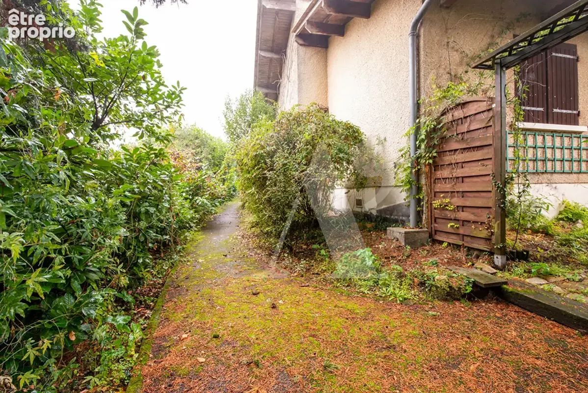 Architecture à imaginer- 1976-maison à rénover entièrement avec grand terrain - photo 8