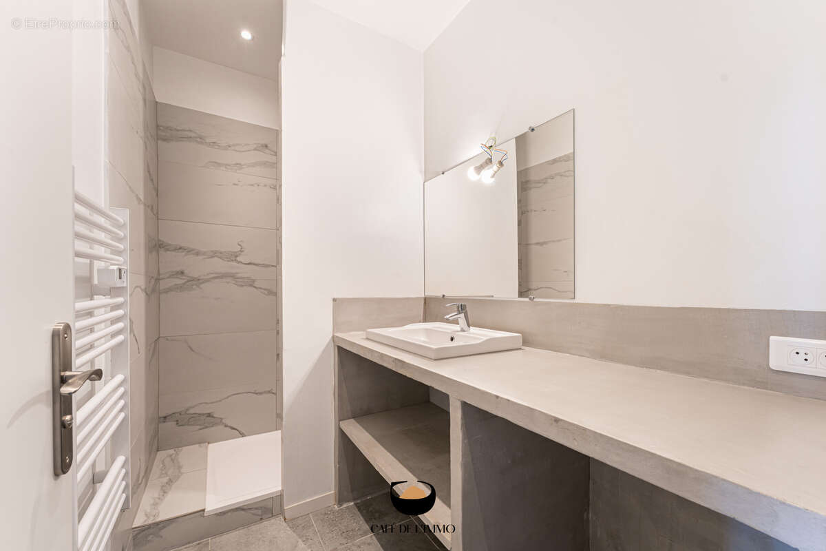 Appartement à MARSEILLE-8E