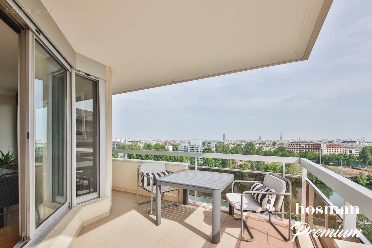 Appartement à COURBEVOIE