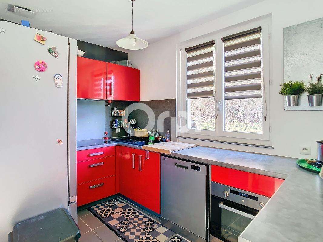 Maison à NOTRE-DAME-DE-SANILHAC