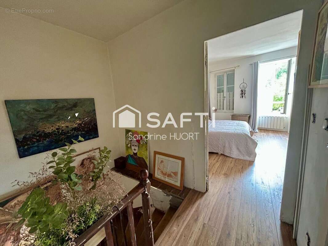 Maison 115 m² à Coulonges-Sur-L'autize  - photo 8