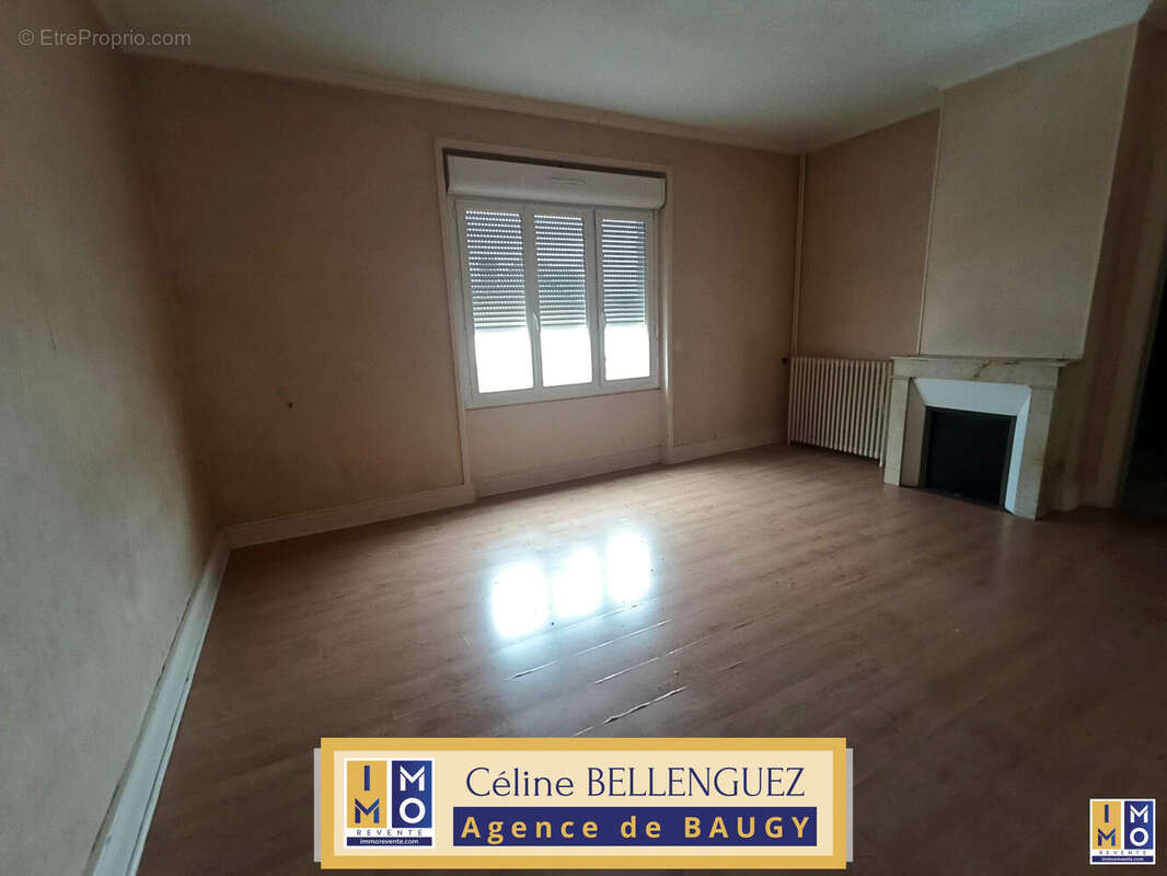 Appartement à AVORD