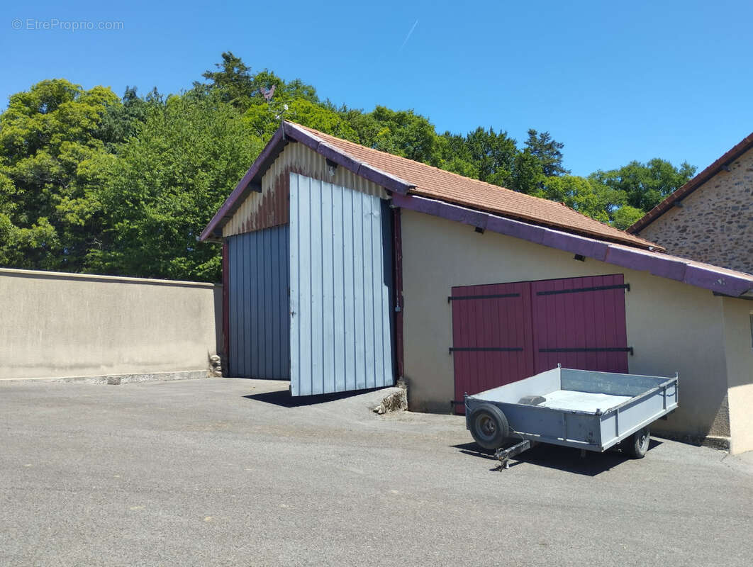 Maison à SAINT-LEONARD-DE-NOBLAT