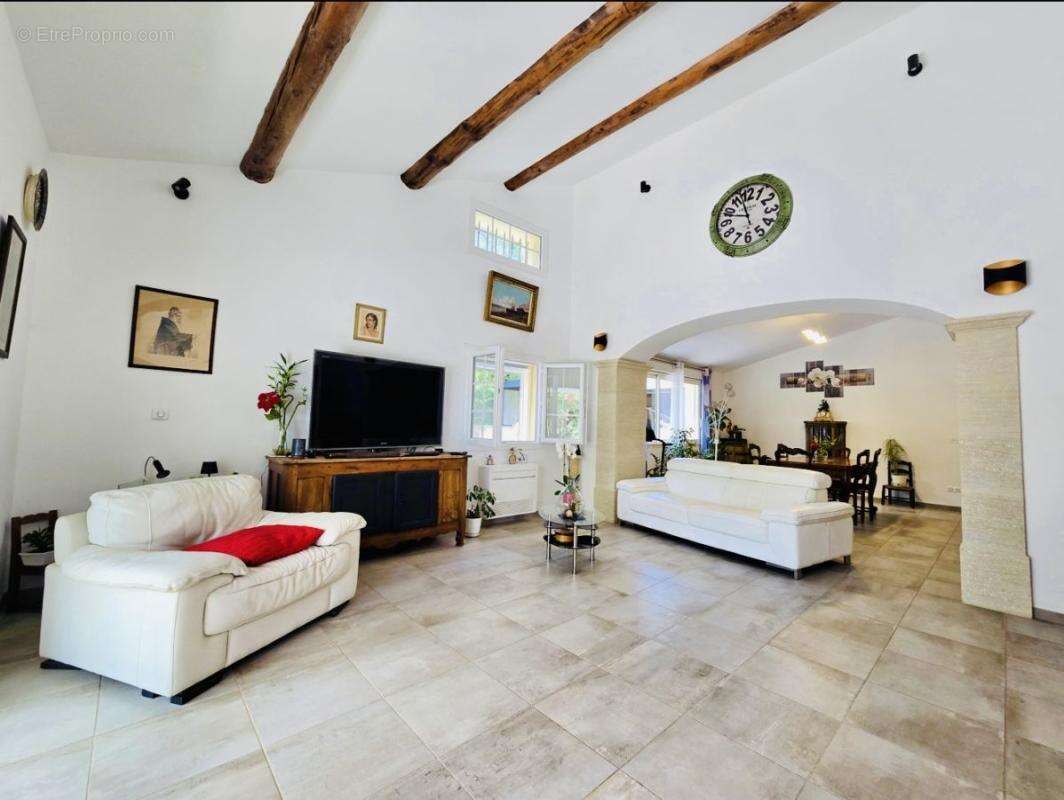 Maison 217 m² à Vacqueyras  - photo 3