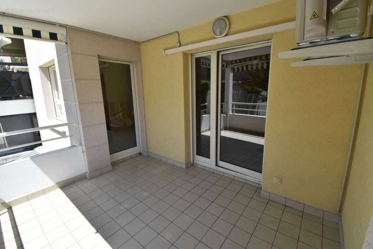 Appartement T4 de 89 m2 avec garage et cave LA ROCHE SUR FORON 74800 - photo 4