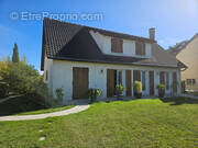 Maison à MOISSY-CRAMAYEL