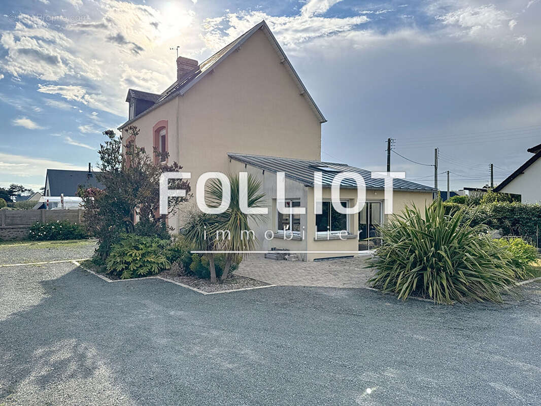 Maison à AGON-COUTAINVILLE