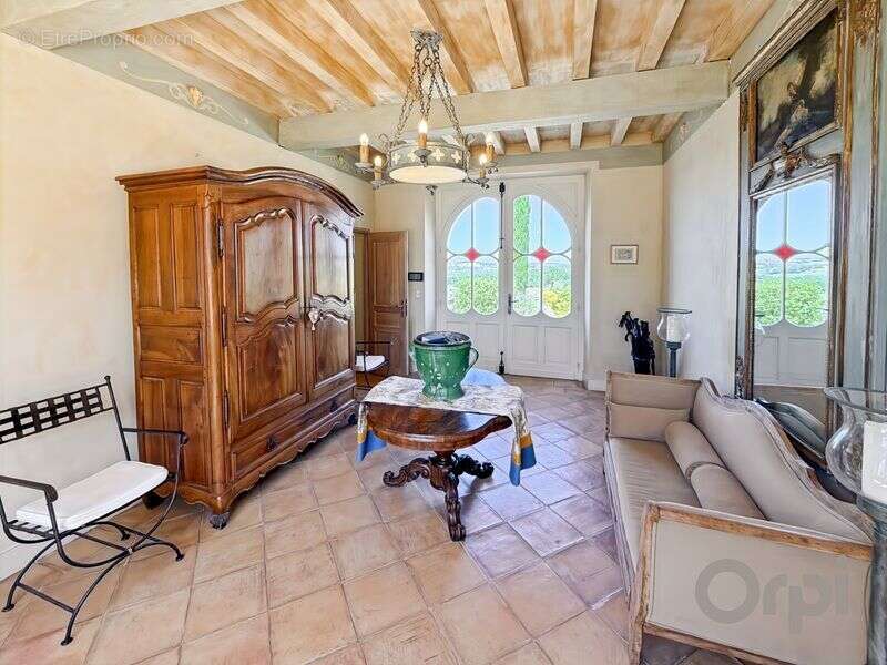 Dans le lectourois, sur un site dominant, superbe bâtisse XIXème entièrement rénovée avec dépendance - photo 6