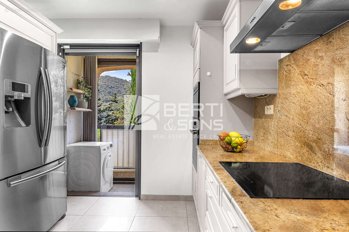 Appartement à MANDELIEU-LA-NAPOULE