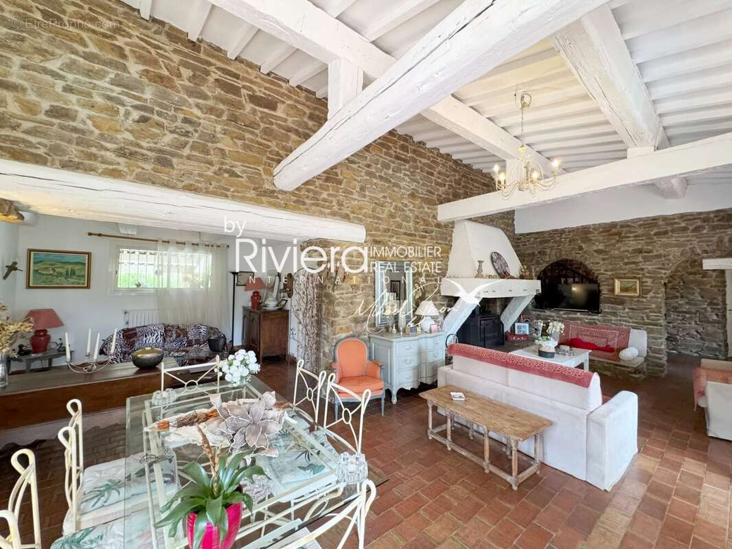 Propriété au charme provençal sur une parcelle de 2821m2 ave - photo 8