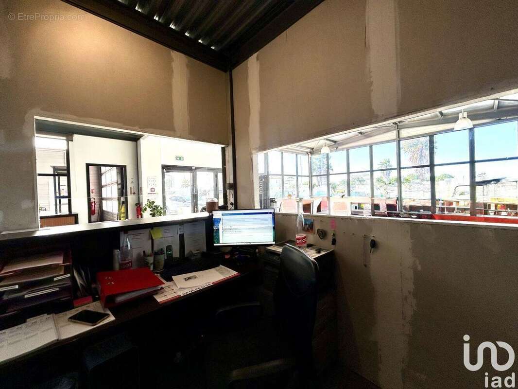 Photo 8 - Commerce à SALEILLES