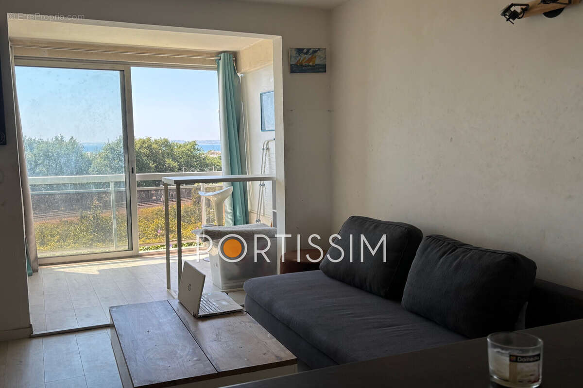 Appartement 30 m² à Saint-Laurent-Du-Var  - photo 8