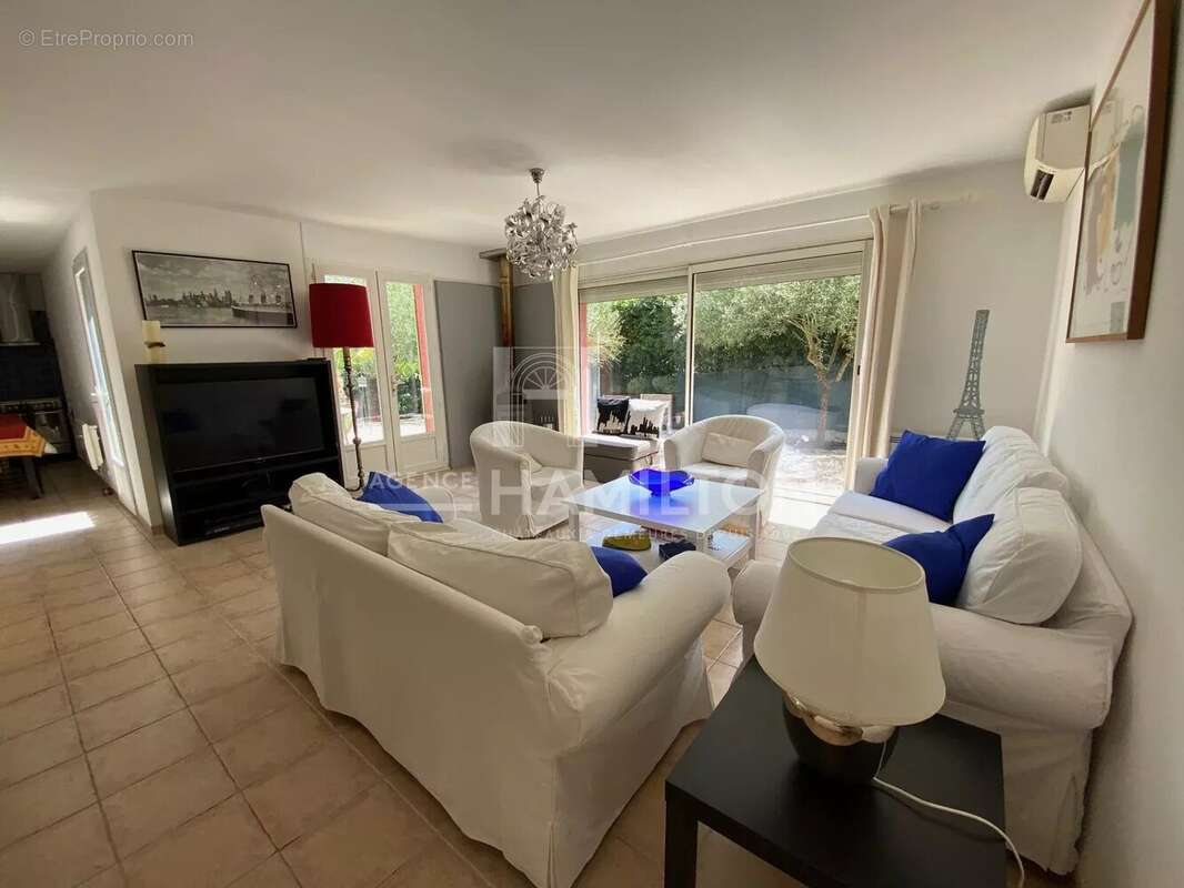 Maison à VALBONNE