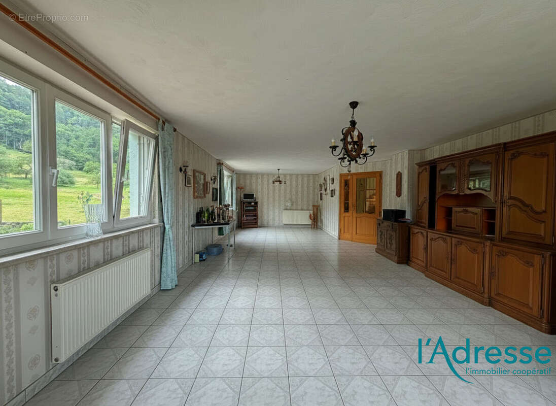 Maison familiale - 6 pièces - environ 733m² de terrain - photo 7