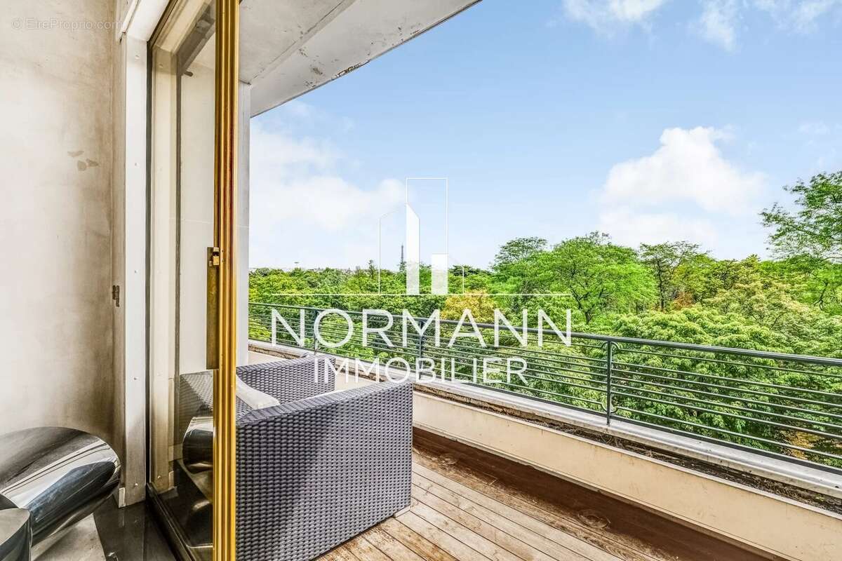 Appartement à NEUILLY-SUR-SEINE