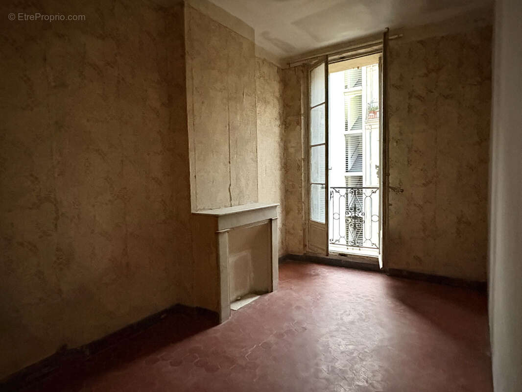 Appartement à MARSEILLE-2E