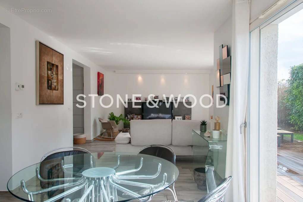 Maison à DIVONNE-LES-BAINS