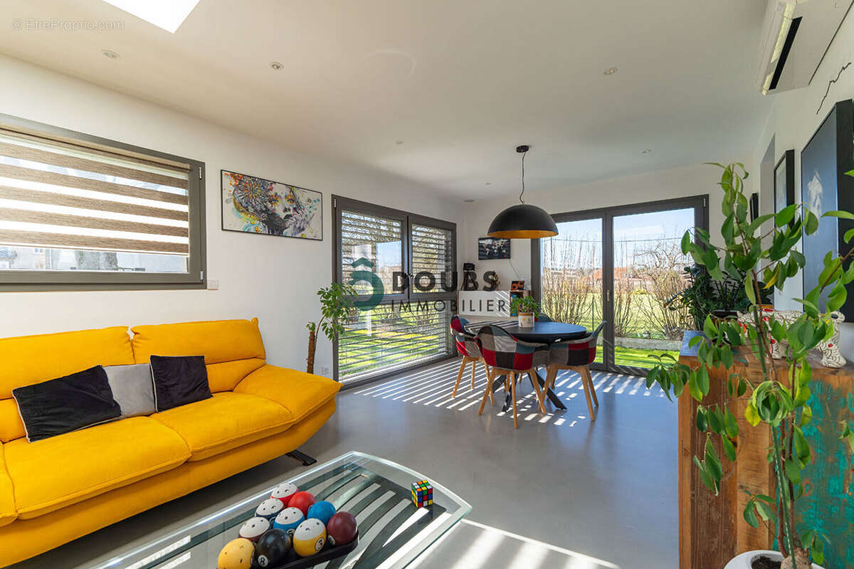 Maison à DAMPRICHARD