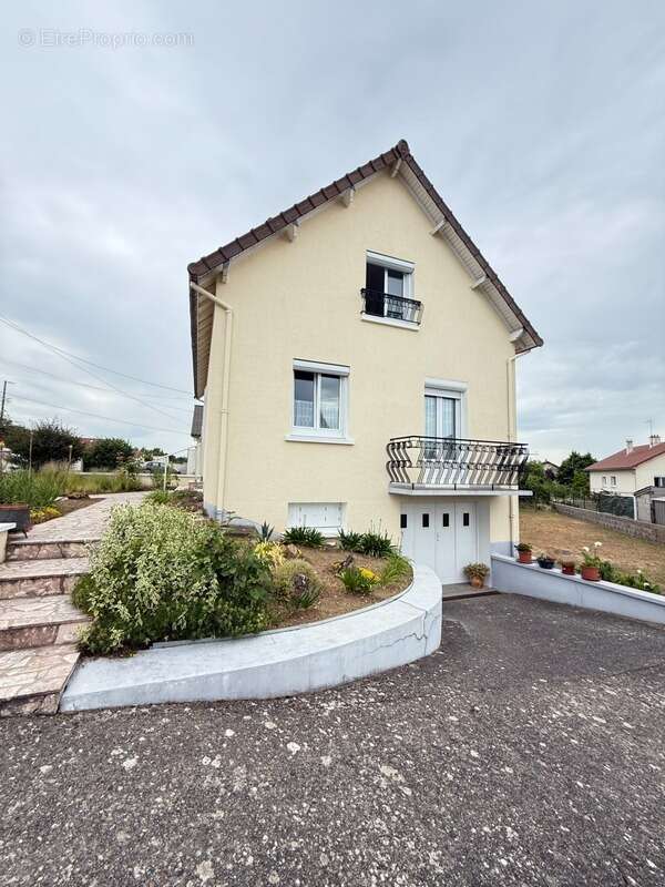 Maison à CHATELLERAULT