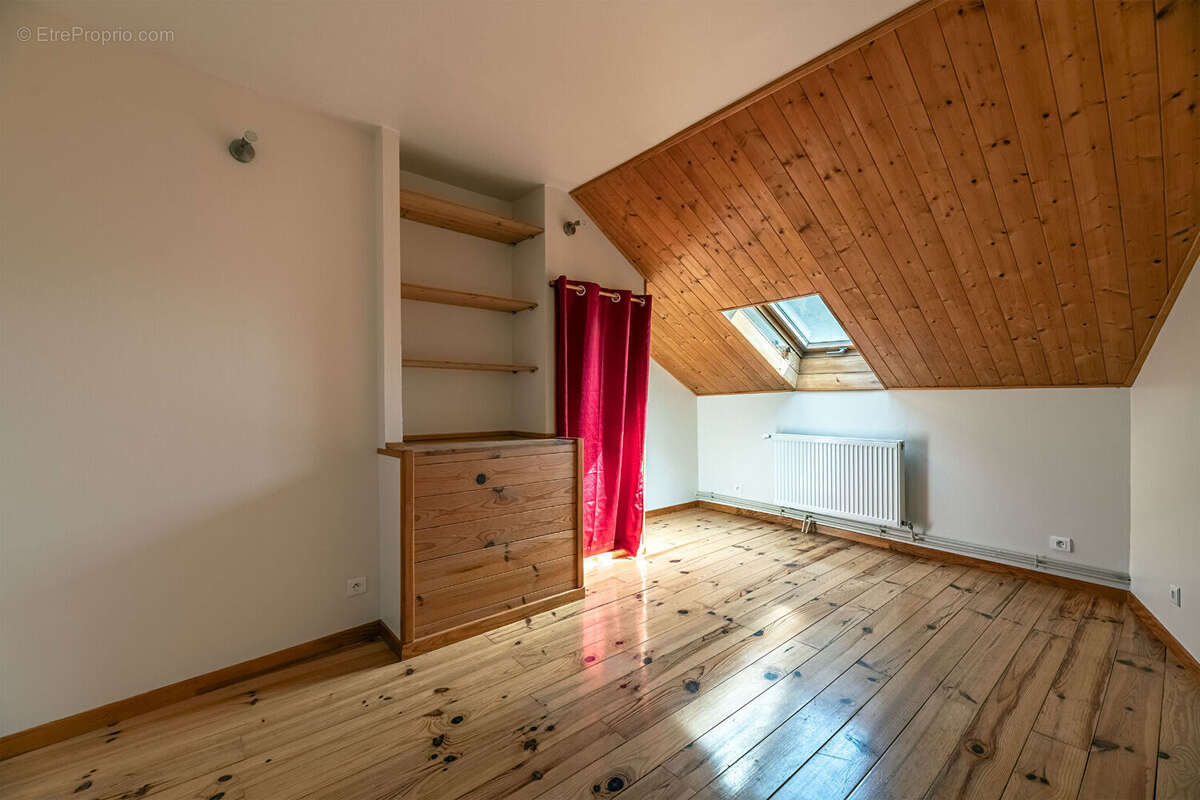 Pour le prix d'un appartement une Maison atypique - 140 m² - Emplacement premium proche hyper-centre - photo 12