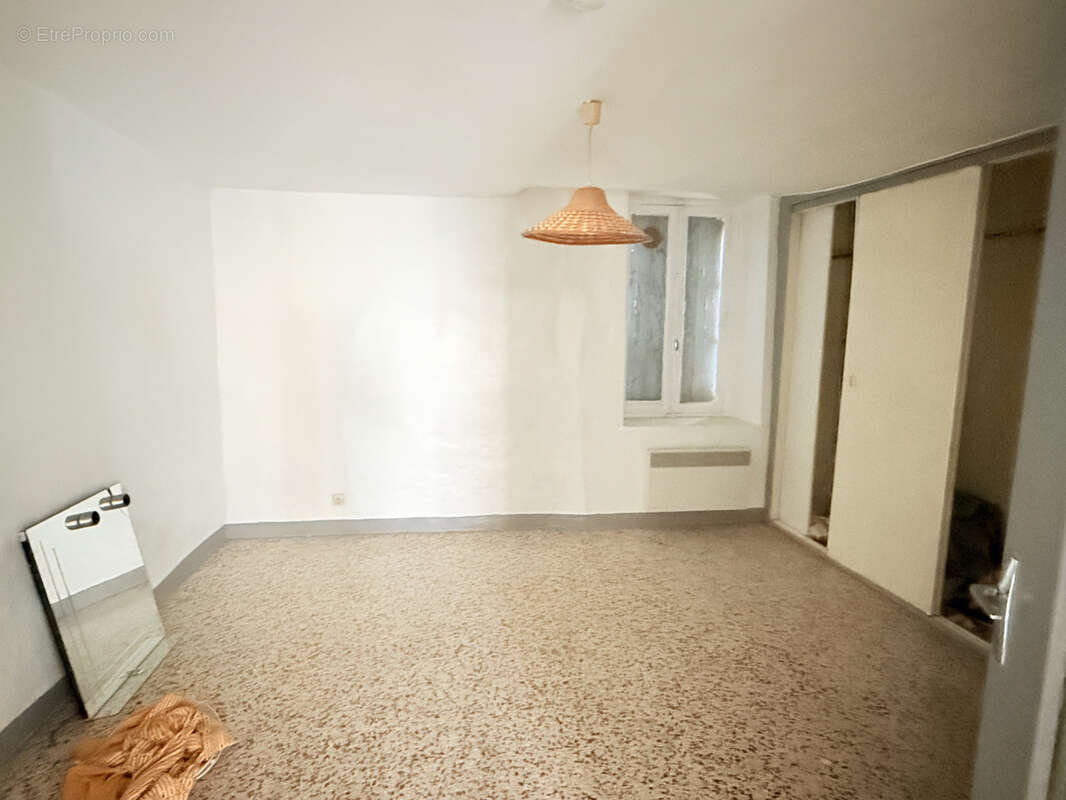 Appartement centre ville le vigan a vendre 1 chambre - photo 4