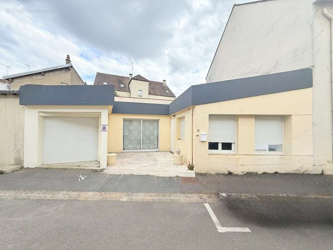 Appartement à CHILLY-MAZARIN