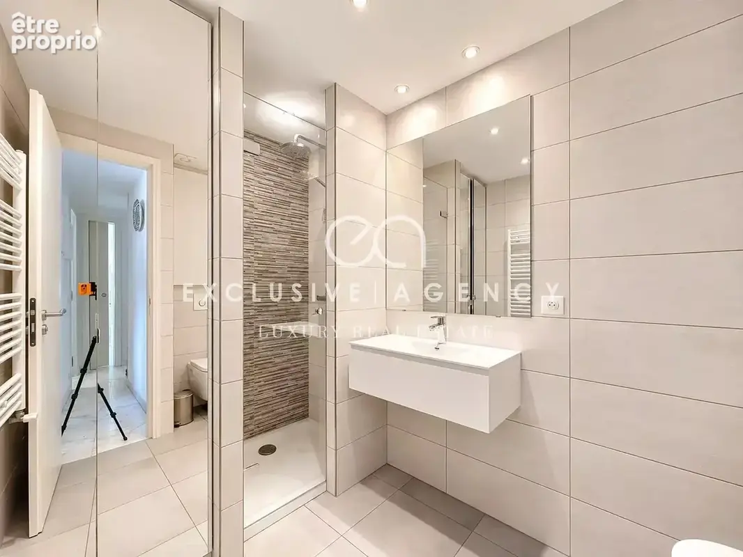 Cannes vente 2 pièces de 46m² - Grande terrasse à 100 m des plages - photo 6