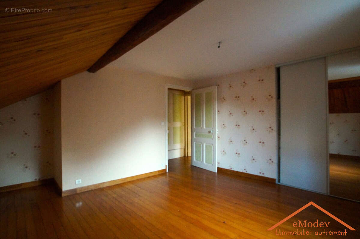 Maison à FOUGEROLLES