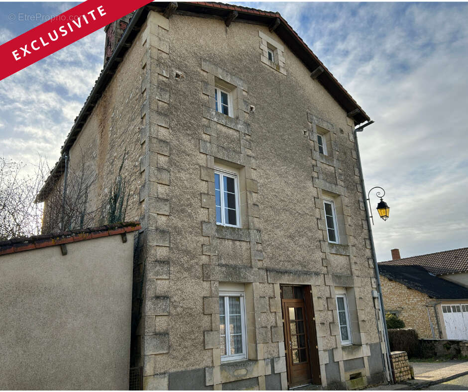 Maison à CHAMPNIERS