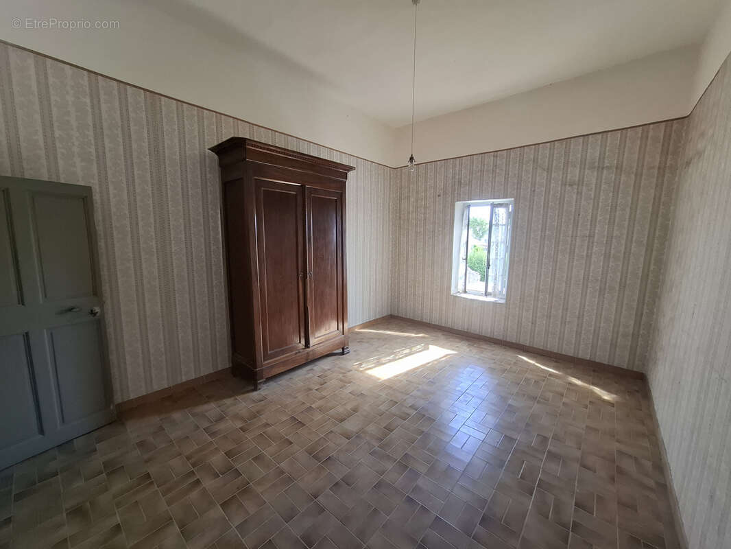 Maison à FONTVIEILLE