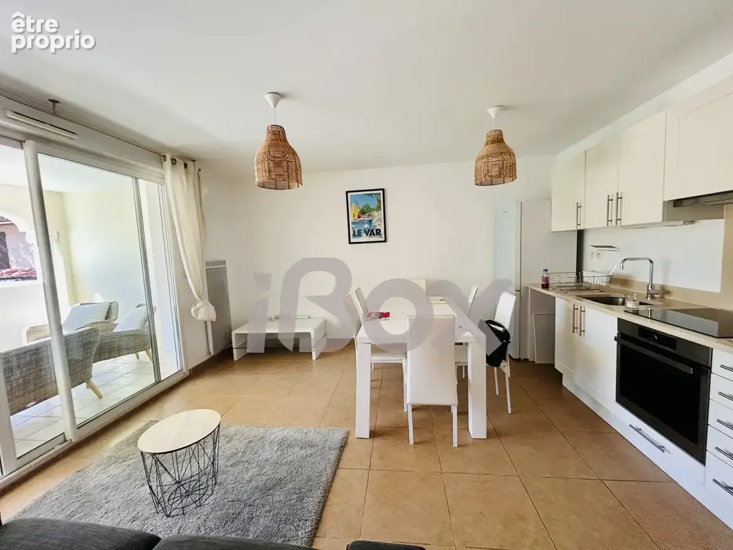 LA VALETTE - LES CRAUS - T2 de 42m2 avec terrasse, cave et parking - photo 3