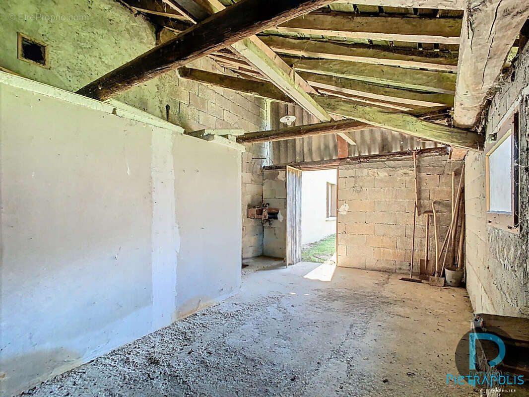 Maison 86 m² à Mezeriat  - photo 4
