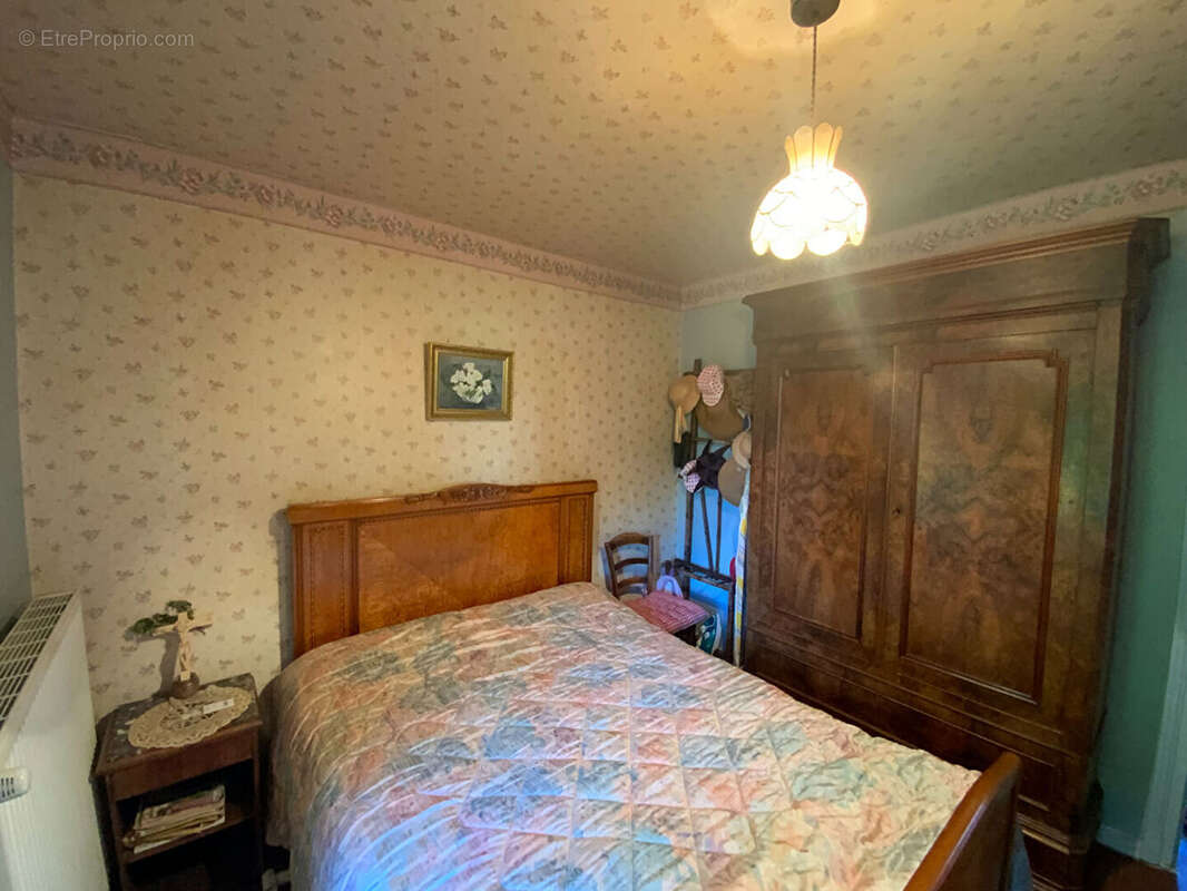 SAINT-EMILAND - Proche gare TGV - Maison de village de 139 m² hab. (3 chambres) avec dépendances (90 m²) - photo 12