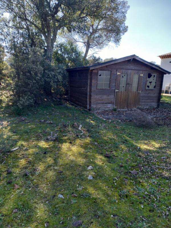 Terrain à LE CANNET-DES-MAURES