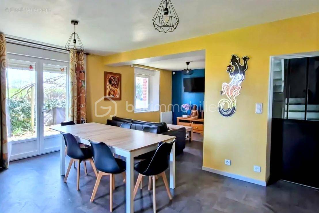 Maison à ARGENTRE-DU-PLESSIS